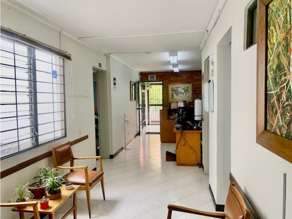 Oficina en venta en Medellín sector Laureles