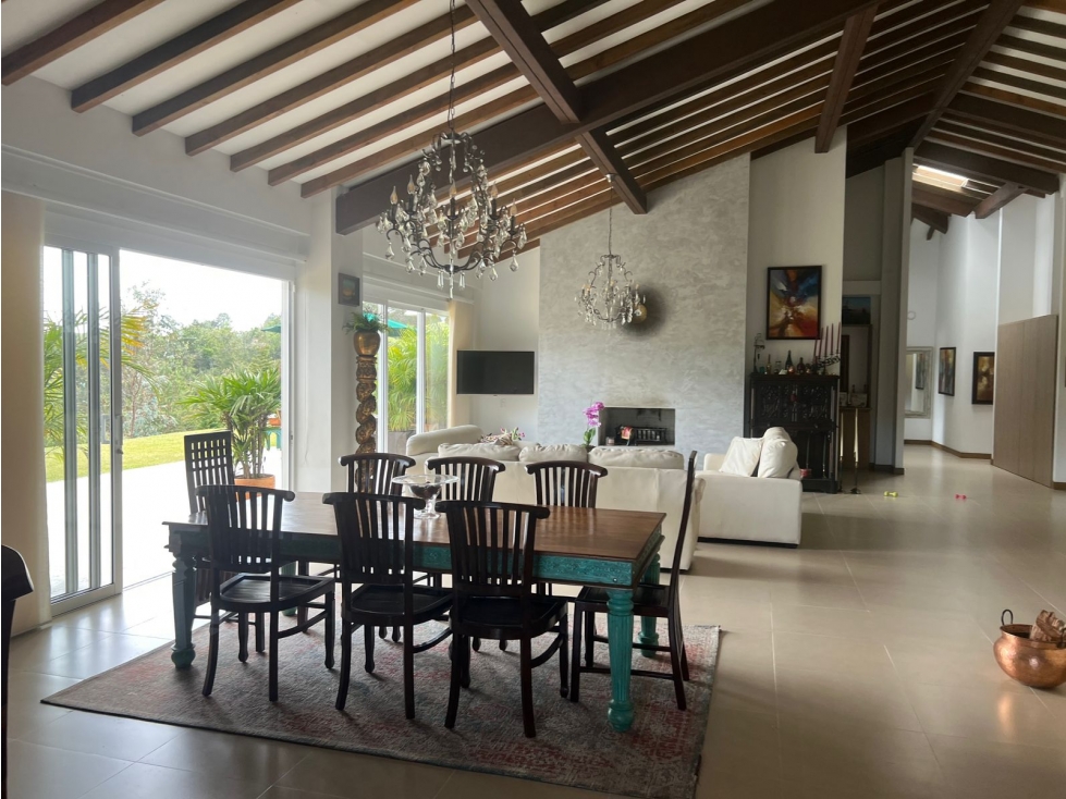 Casa con lote independiente en venta en El Retiro