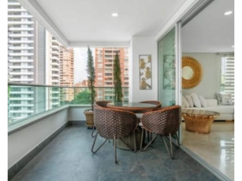Apartamento en venta en El Poblado sector Loma de Los Parra — foto 5