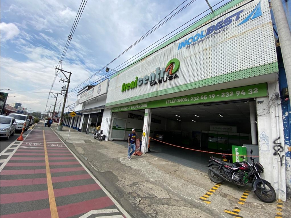 Local con 4 locales construidos en excelente ubicación — foto 3