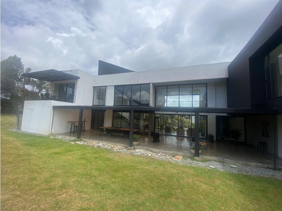 Casa en venta en Envigado sector Alto de Palmas — foto 2