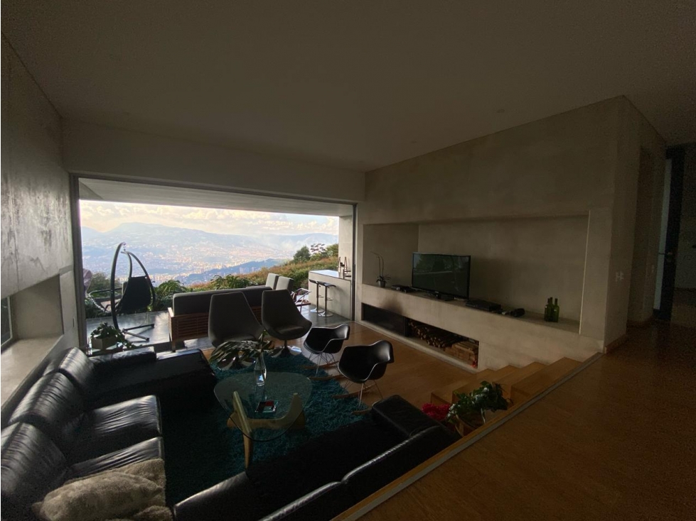 Casa rodeada de verde en El Poblado — foto 6