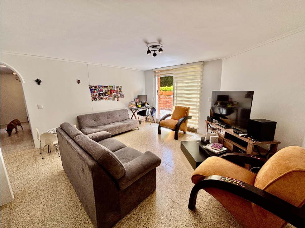 Apartamento en venta en El Poblado, Castropol — foto 2