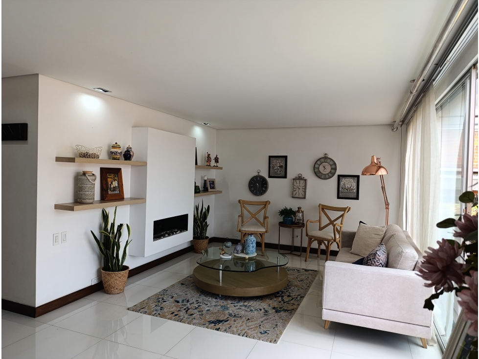 Casa en venta en Envigado, Loma de Los Benedictinos