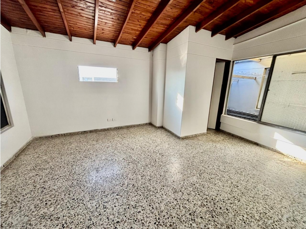 Edificio comercial en venta en Bello - 4