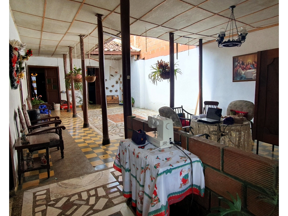 Casa-Lote a 2 cuadras del parque con potencial para desarrollo — foto 4