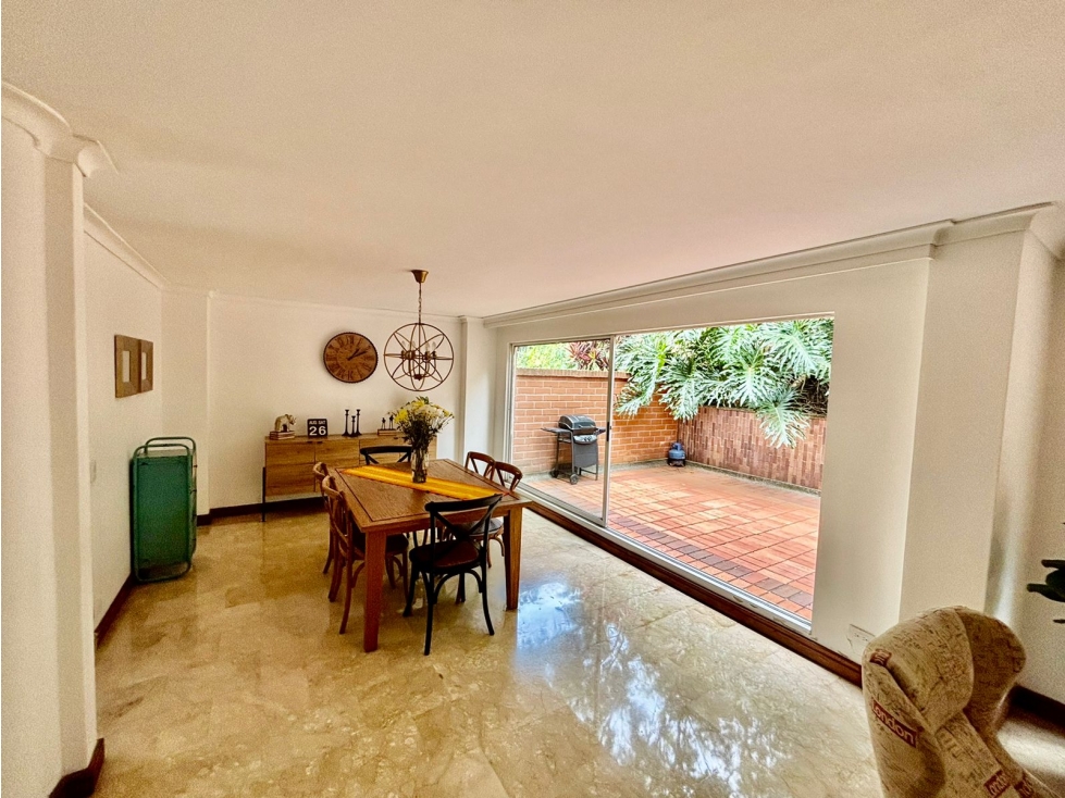 Casa de dos niveles en venta en El Poblado sector San Lucas — foto 4