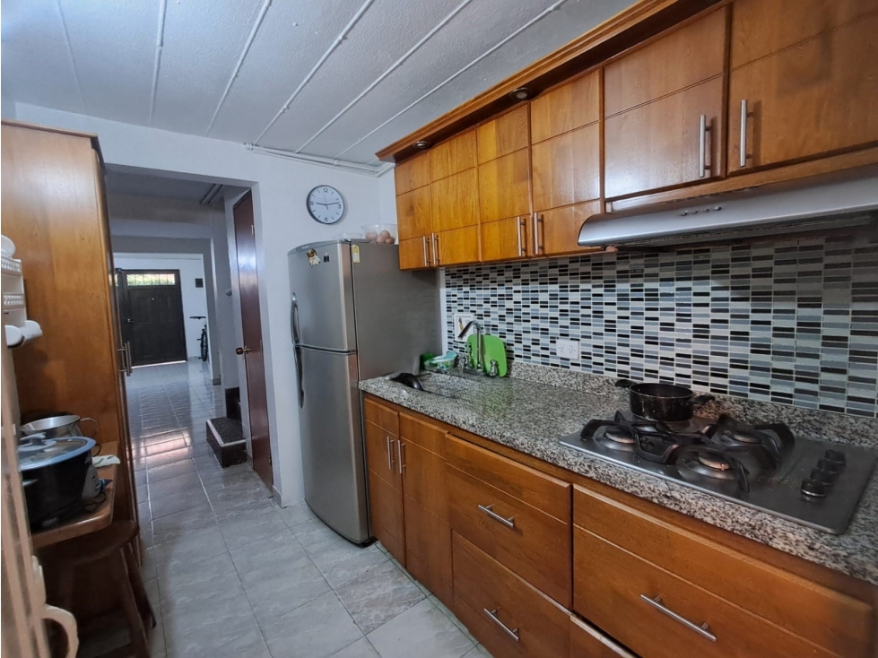 Casa de dos niveles en venta en Sabaneta, Aliadas del Sur — foto 5