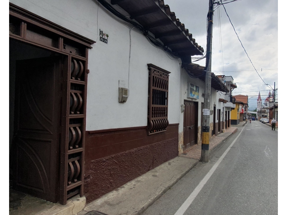 Casa-Lote a 2 cuadras del parque con potencial para desarrollo — foto 2
