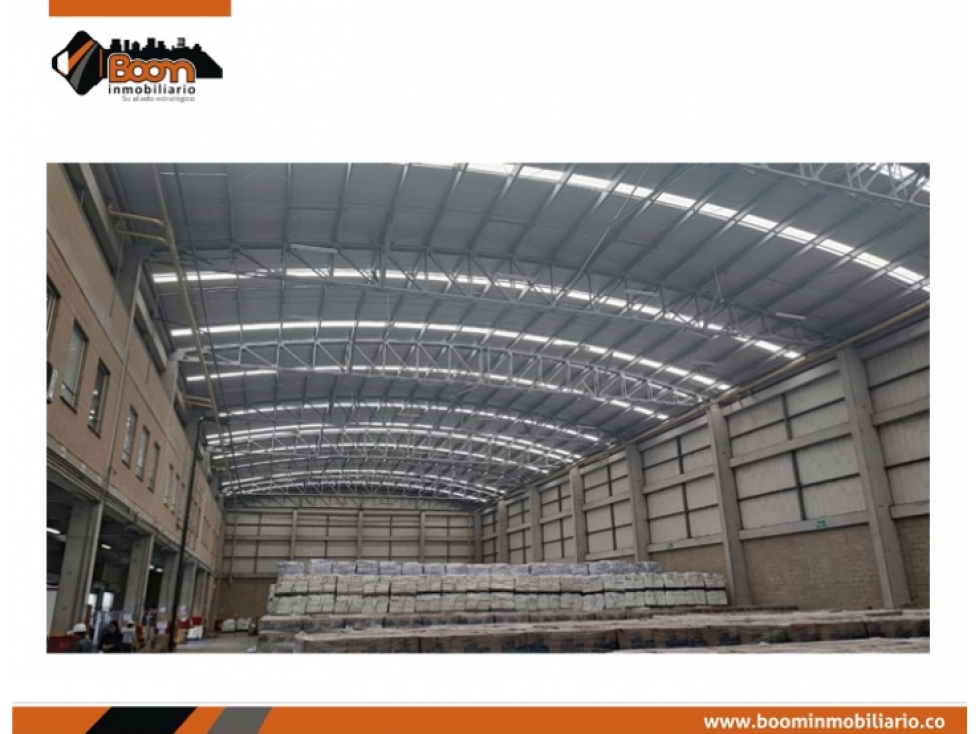 ARRIENDO 6.111 M2 DE BODEGA EN SIBERIA CALLE 80 - 6