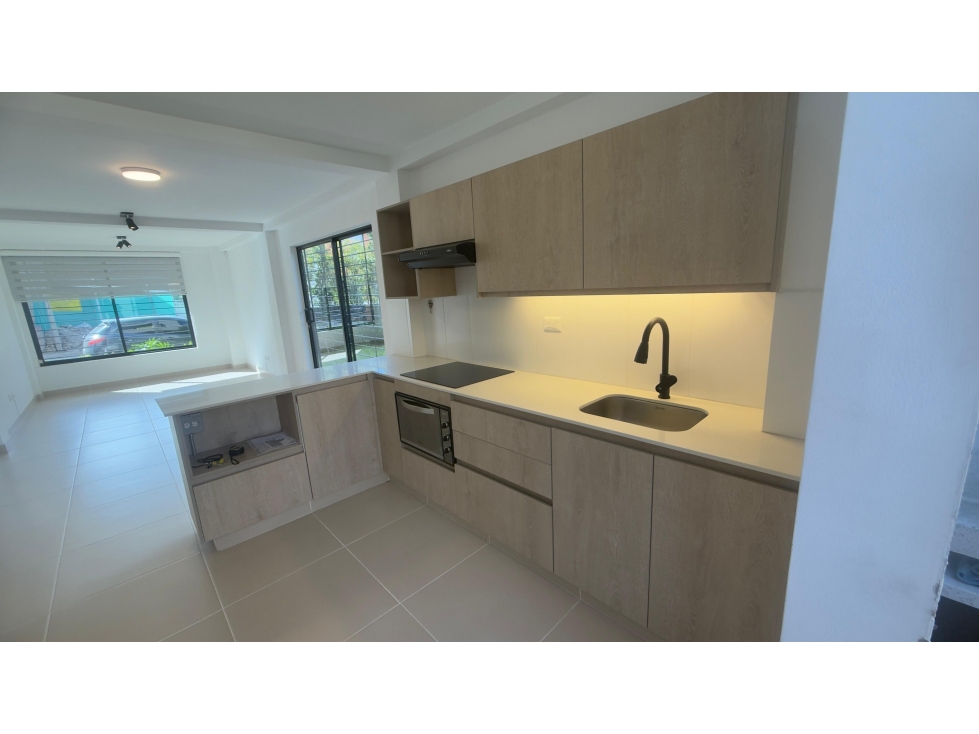 Casa campestre esquinera en venta, sector La floresta, La Ceja - 2