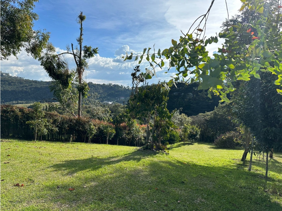 Espectacular Lote en Venta Vía Meritage Vereda Perico, Envigado