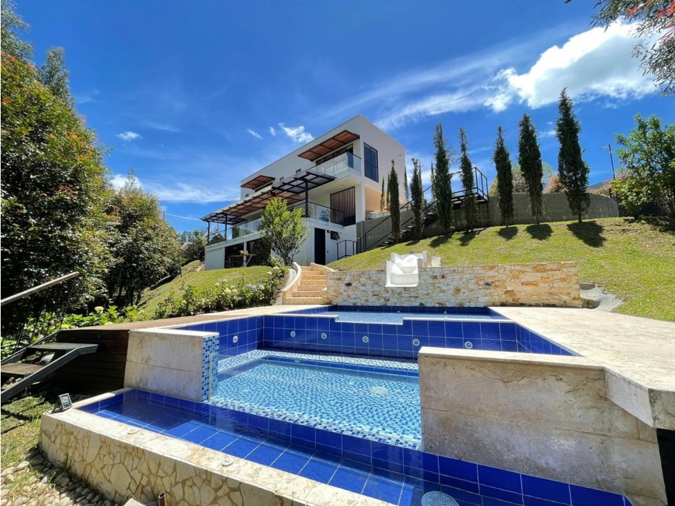 Casa Campestre en Venta con Piscina,El Retiro Sector Don Diego-La Ceja
