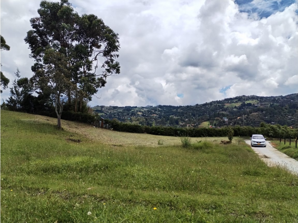 Lote en parcelación en La Mejía, Guarne 2.000 m² con vista y acceso