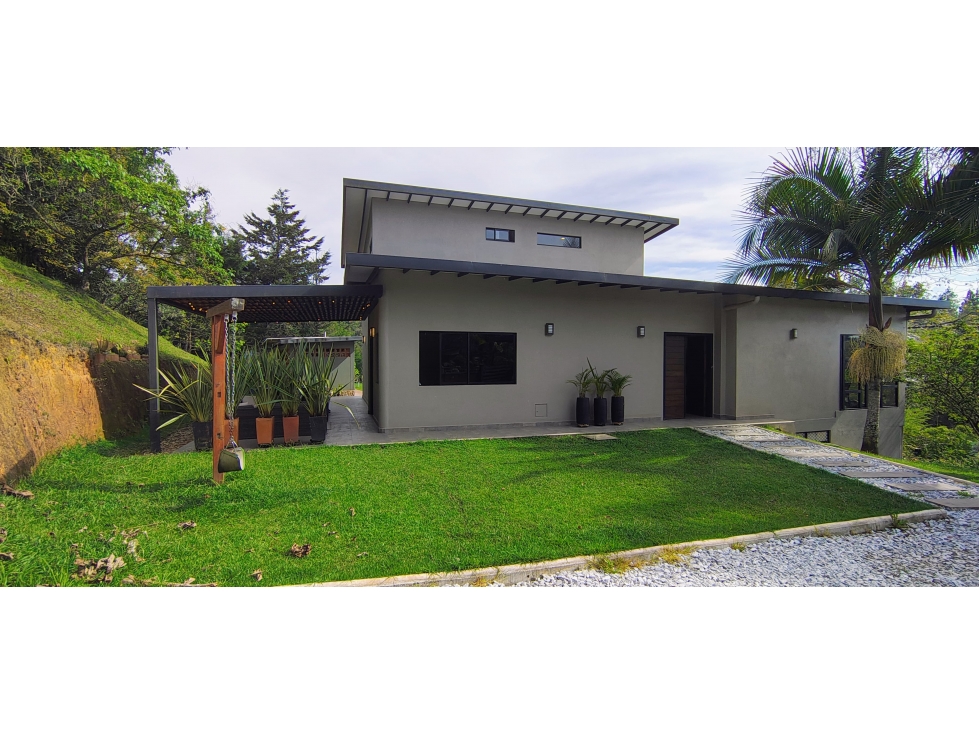 Casa campestre en venta, sector Chaparral, Guarne