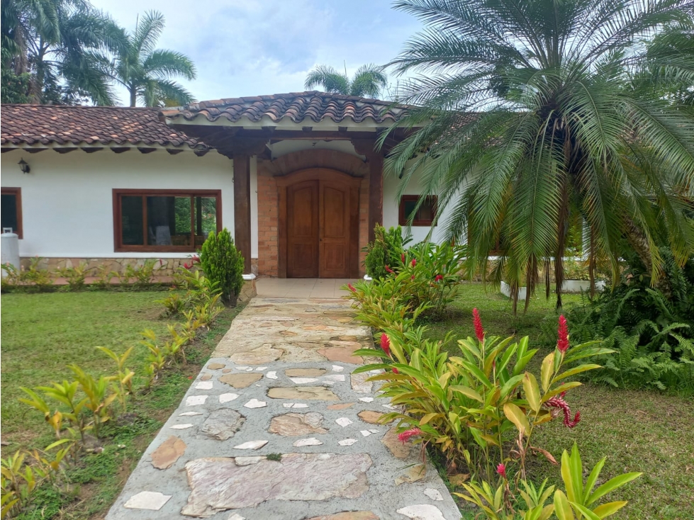 Finca campestre con amplias zonas verdes, San Jerónimo 6.400m²