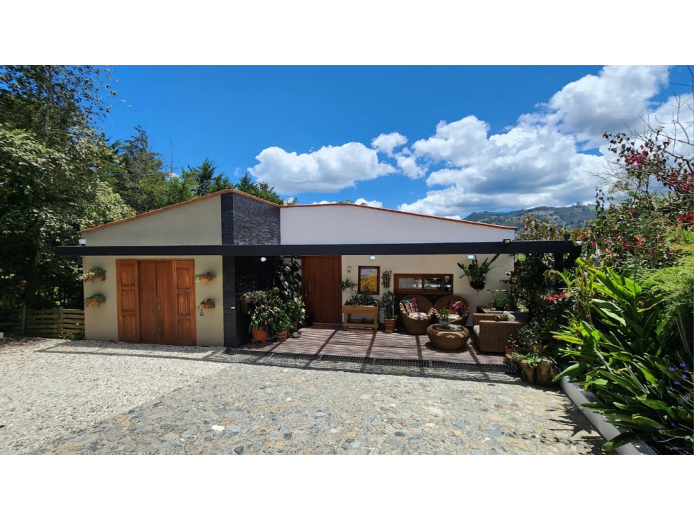 Casa campestre independiente en venta, sector Cabeceras Llanogrande