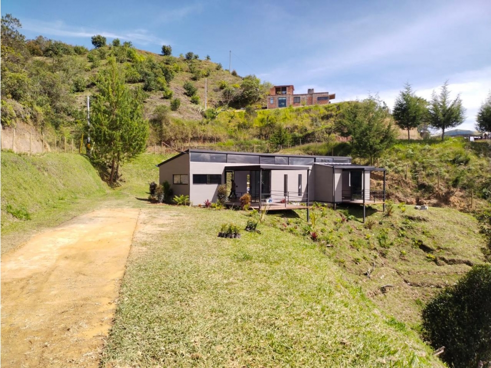 Casa campestre nueva a 10 minutos del Parque de San Vicente