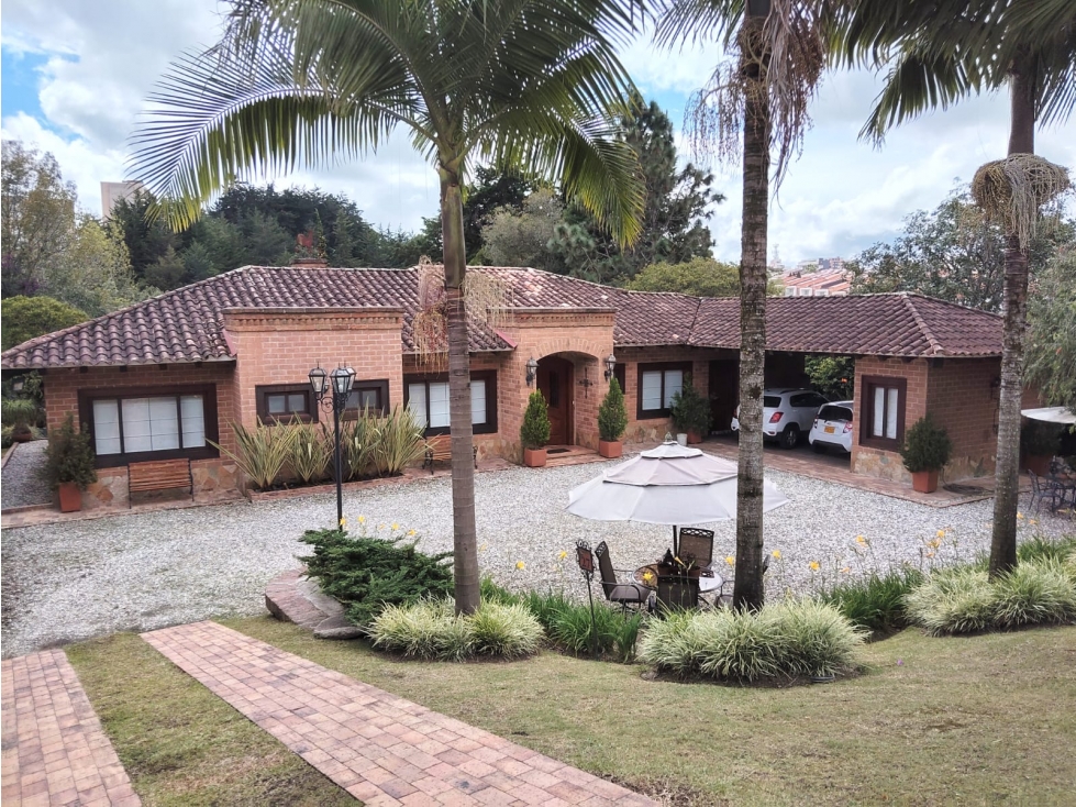 Casa campestre en venta, sector Gualanday Llanogrande