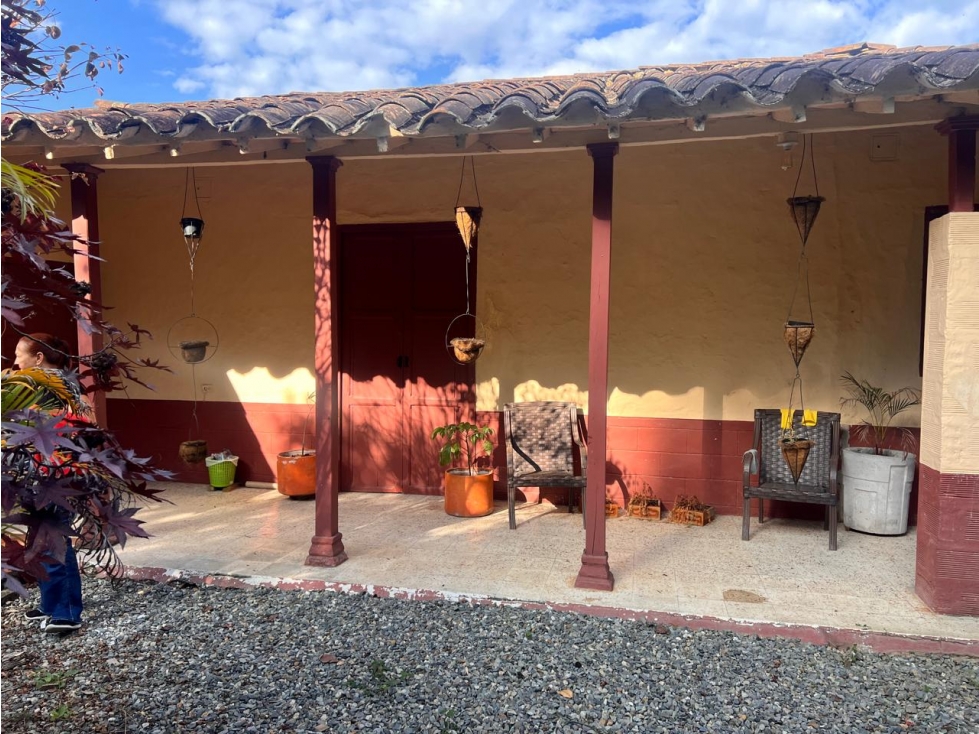 Casa lote en venta, sector Cabeceras, Rionegro