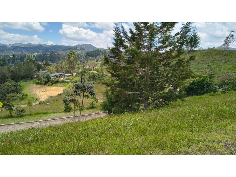Lote en venta, en la mejor parcelación de El Retiro - Pantanillo