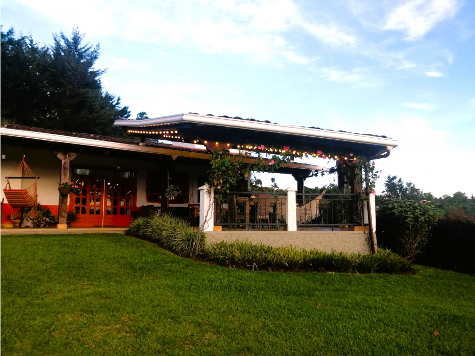 Casa Campestre en Marinilla: Lujo, Vista 360° y 13.000m² de Privacidad — foto 3