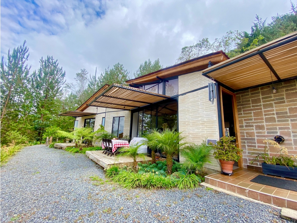 Casa campestre en venta, sector Yarumo, La Ceja