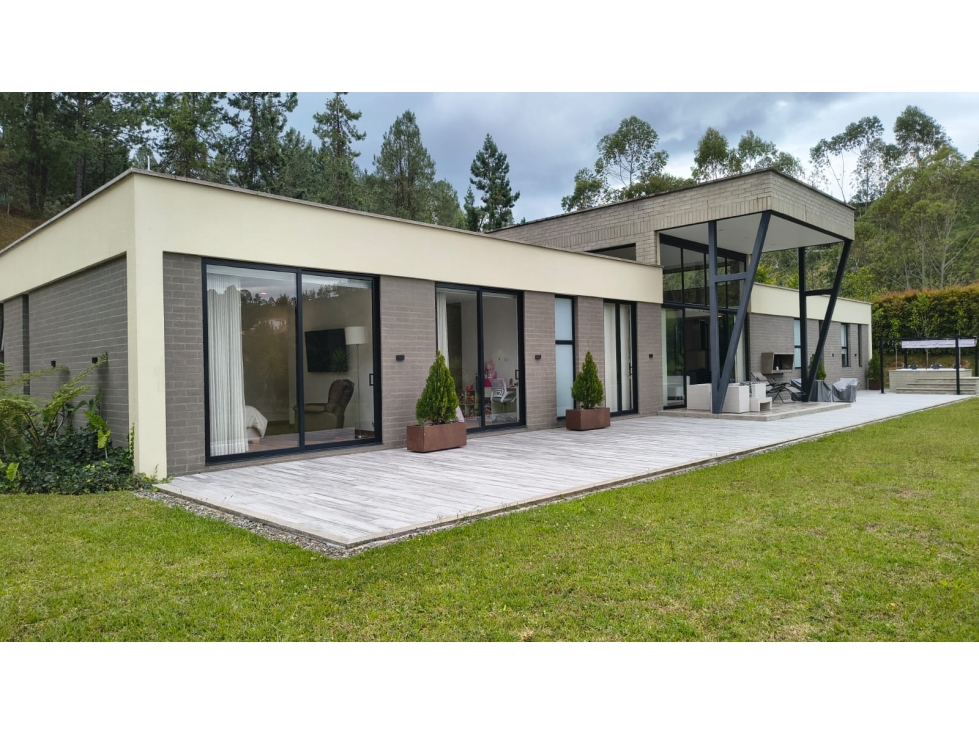 Casa campestre en venta, sector Pantanillo/Lejos del Nido, El Retiro