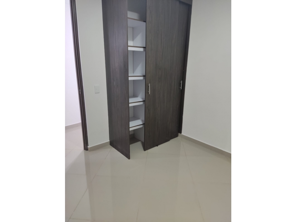 Hermoso Apartamento en Venta a 3 Minutos del Parque de San Jerónimo — foto 5