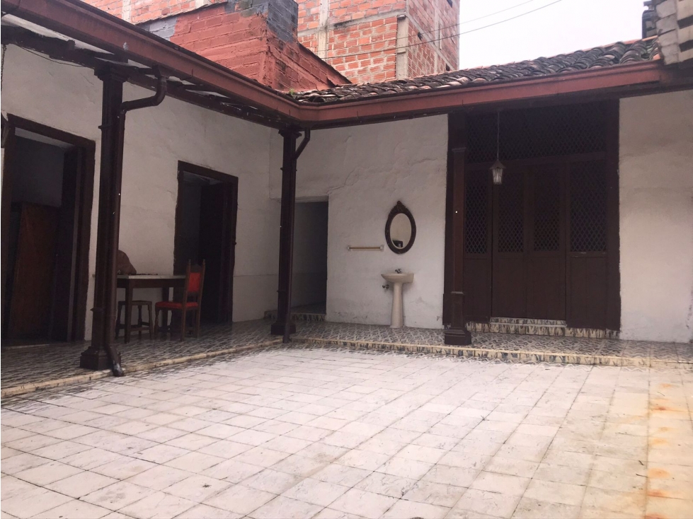 Casa y Locales en Venta Parque Principal de Amagá - 5