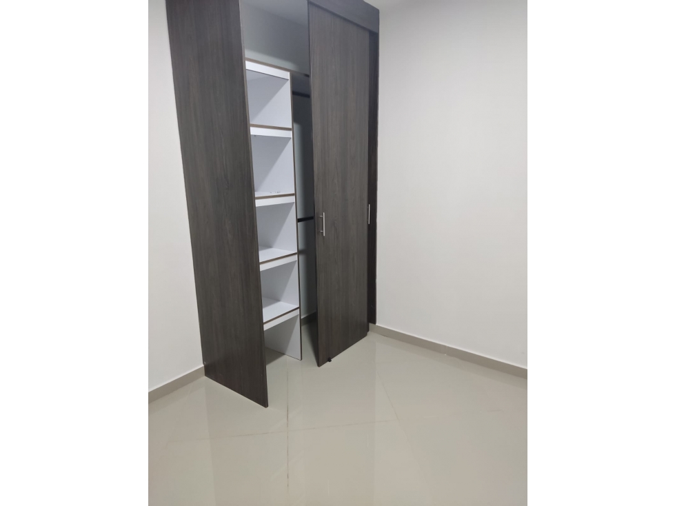 Hermoso Apartamento en Venta a 3 Minutos del Parque de San Jerónimo — foto 6