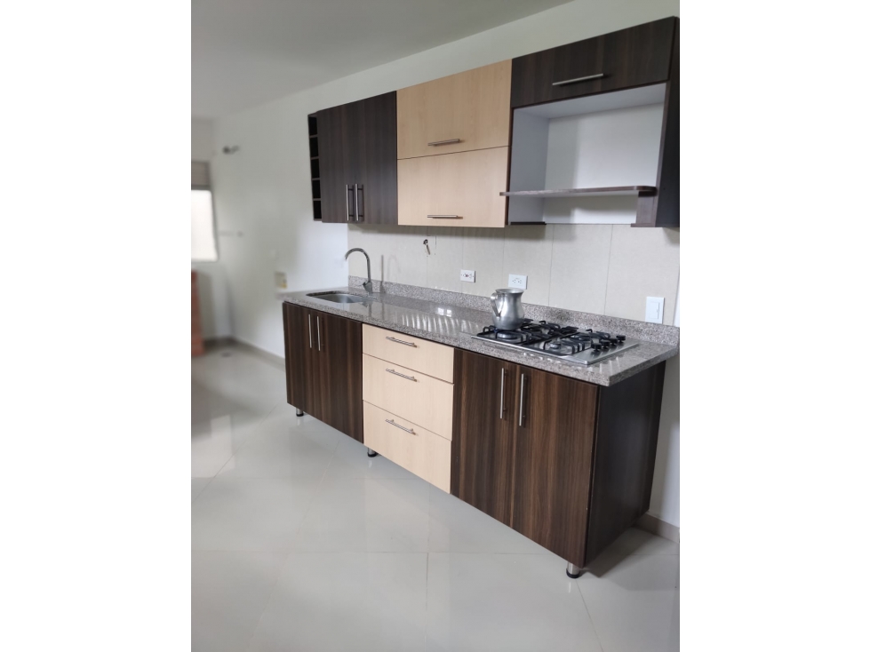 Hermoso Apartamento en Venta a 3 Minutos del Parque de San Jerónimo — foto 2