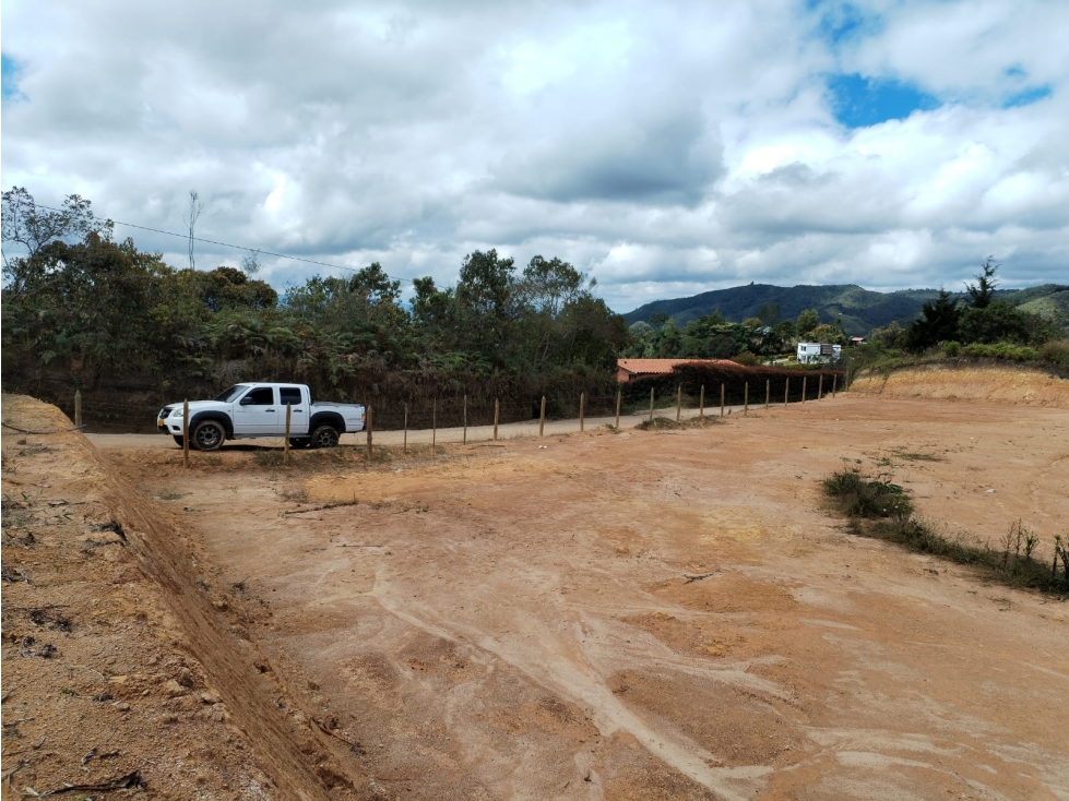 Lote en Venta con Vista Campestre y Banqueo, en San Vicente — foto 2