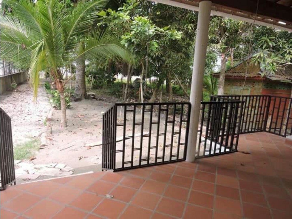 Lote con 3 Cabañas Cerca al Mar en Necoclí, Sector San Sebastián - 3