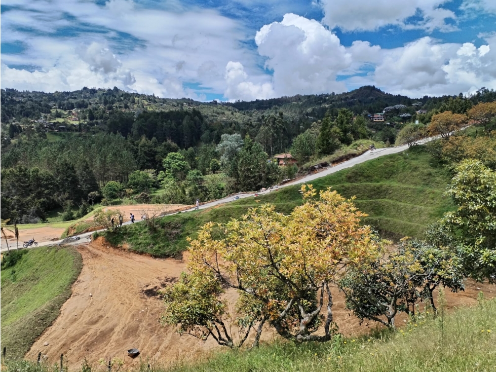 Lote campestre con vista única y fácil acceso vial, Guarne - La Mejía — foto 2