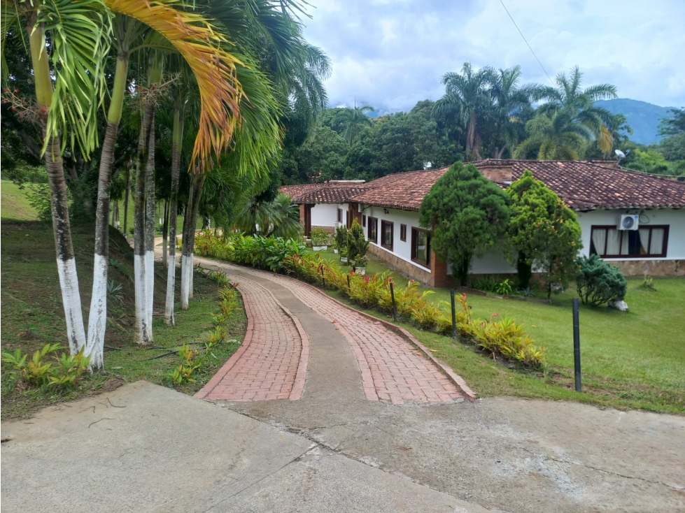 Finca campestre con amplias zonas verdes, San Jerónimo 6.400m² — foto 2