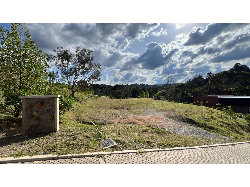 Lote en exclusiva unidad cerrada en El Retiro Antioquia — foto 2