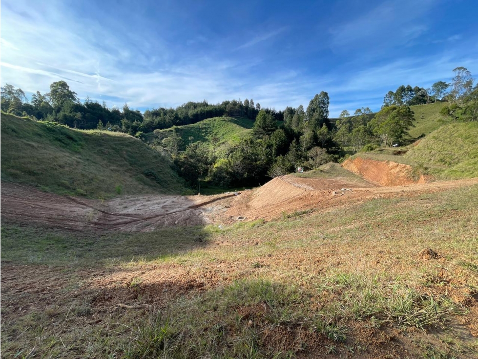 Lote en venta con dos explanadas, sector Pantanillo El Retiro - 2