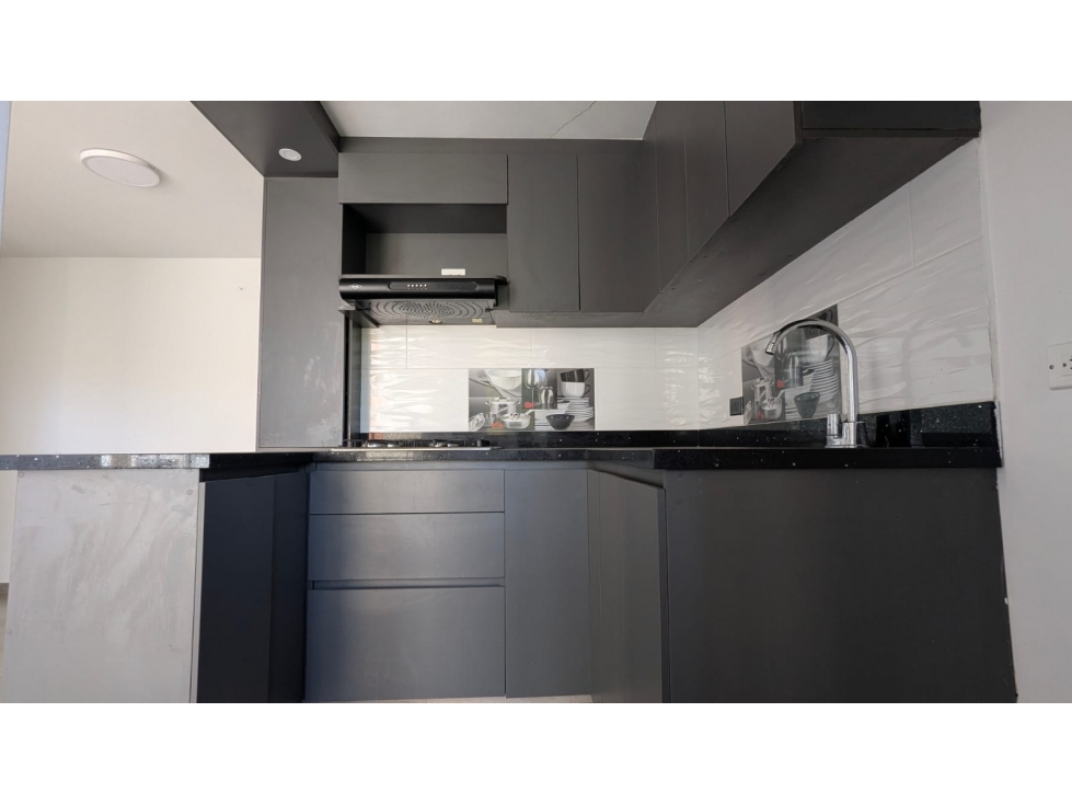 Apartamento en venta en Guarne, sector San Antonio de 3 habitaciones — foto 2