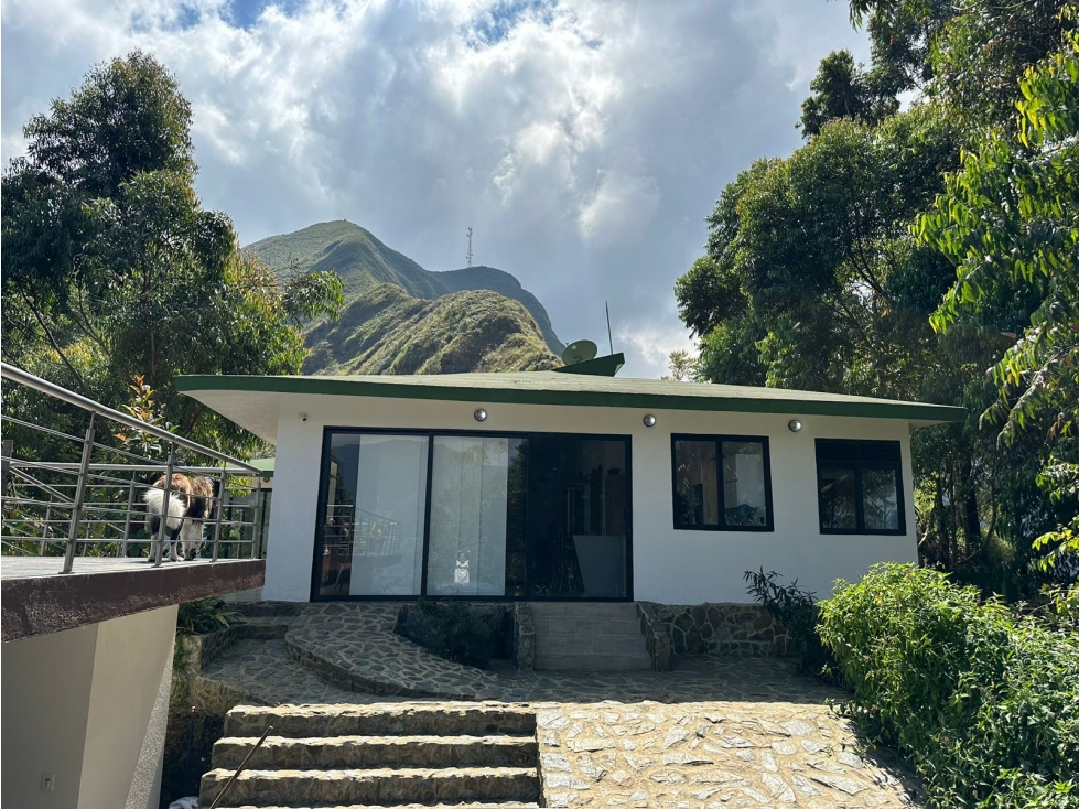 Venta o Permuta Hermosa Finca con Terreno para Cultivos en Copacabana