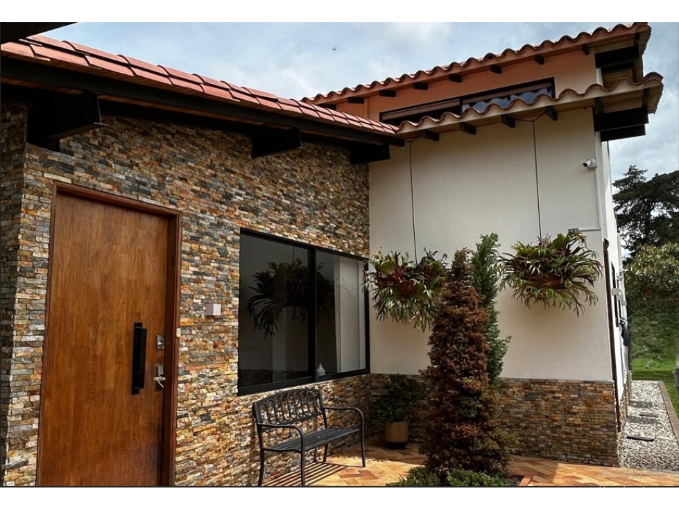 Casa campestre en Llanogrande, opción de venta o arriendo