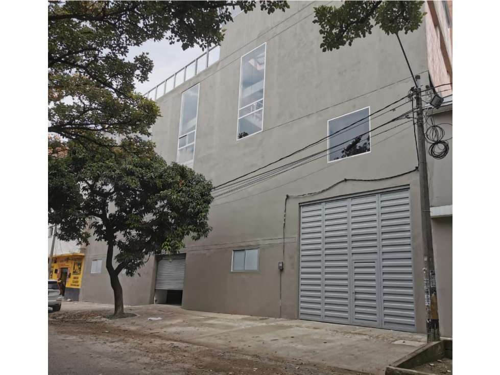 Bodega en Venta o Alquiler Sector Almacentro Medellín — foto 2