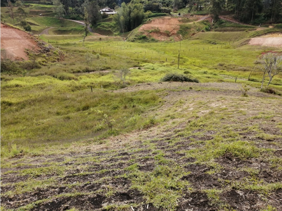 Hermoso Lote en Venta Unidad Cerrada 2100mts en San Vicente