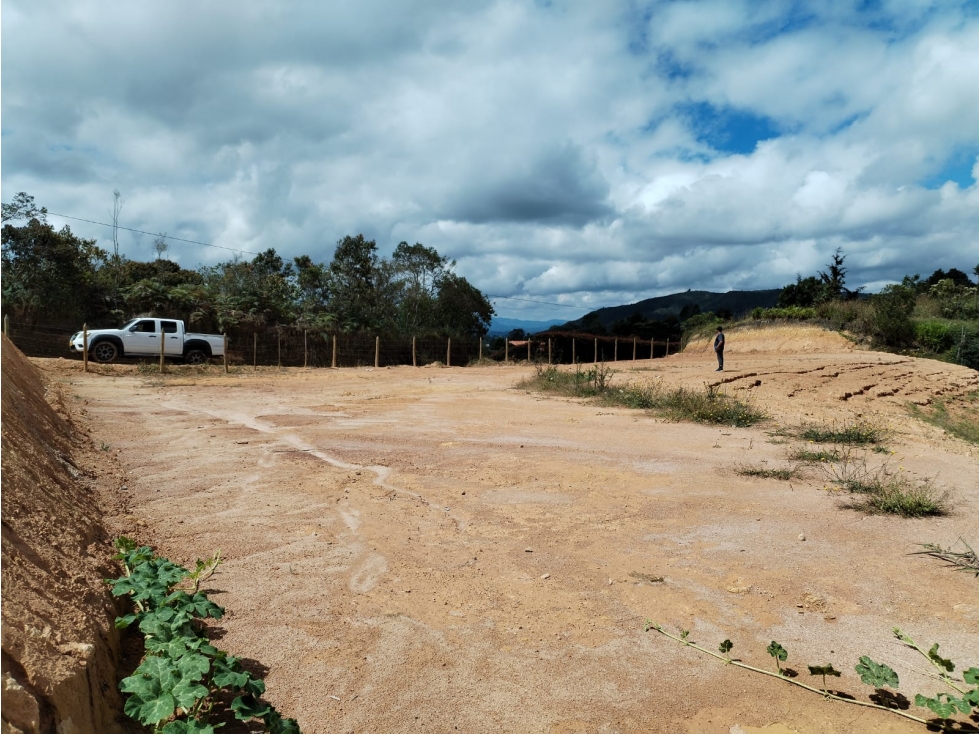 Lote en Venta con Vista Campestre y Banqueo, en San Vicente — foto 3