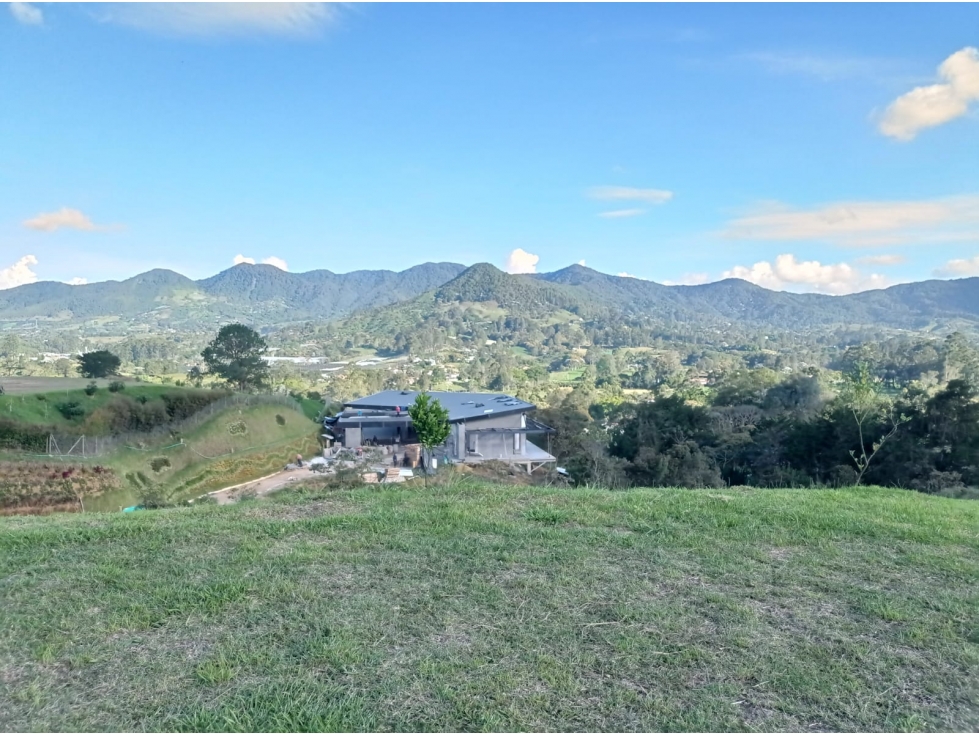 Lote en Venta con Gran Explanada y Hermosa Vista en la Ceja — foto 3