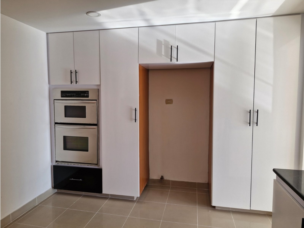 Casa en arriendo, sector El Tesoro, Medellín — foto 3