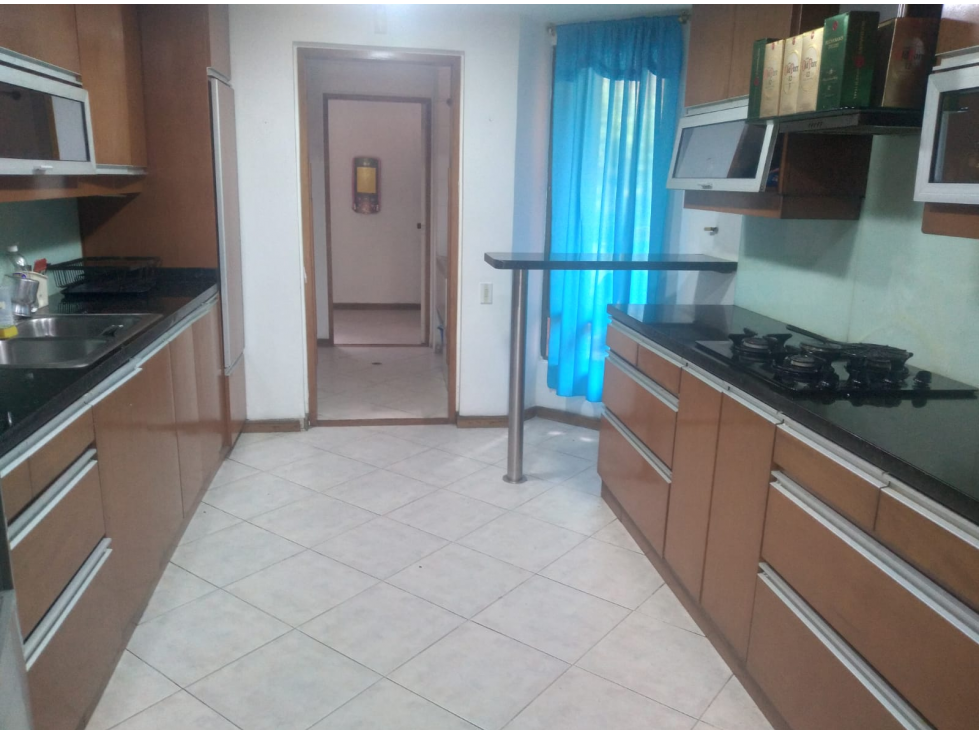 Venta de Apartamento con Piscina en el Poblado - Sector la concha
