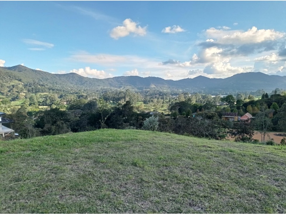 Lote en Venta con Gran Explanada y Hermosa Vista en la Ceja — foto 4