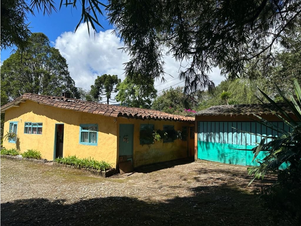Casa lote en Juanito Laguna, El Retiro Precio de oportunidad