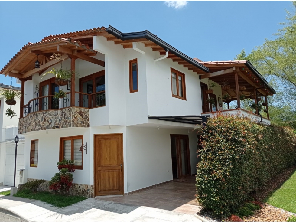 Hermosa Casa en Venta en Unidad Cerrada en La Ceja, Sector Payuco — foto 2